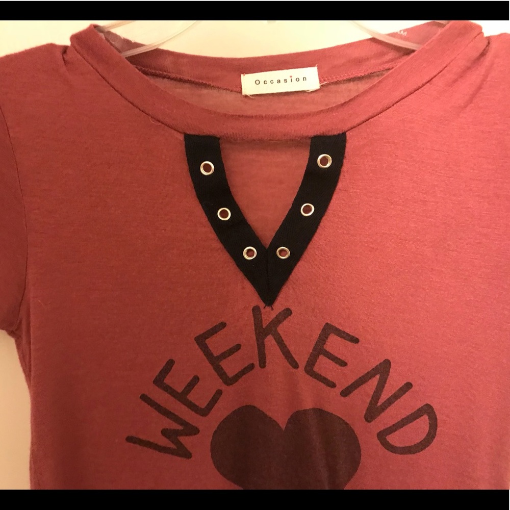Accented Weekend Top - Picture 2 of 5